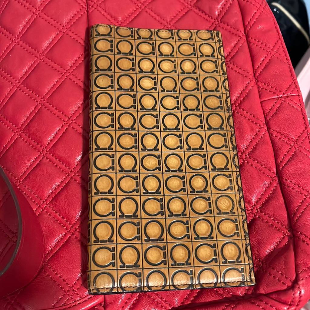 Authentic Like New Salvatore Ferragamo Wallet Authentic Like New Salvatore Ferragamo Wallet